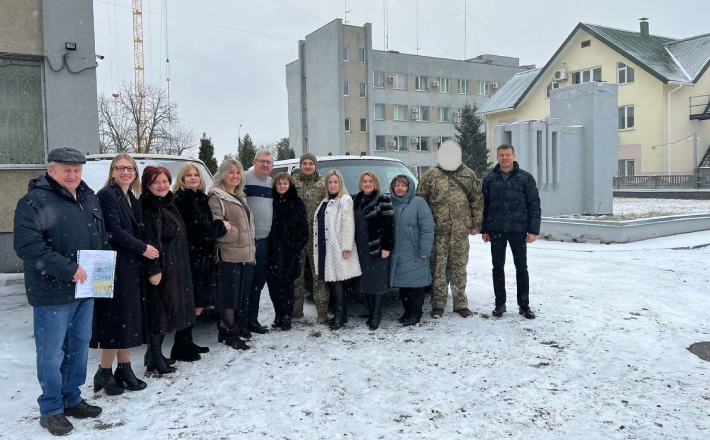 Для потреб фронту черкаські судді передали ЗСУ дві автівки
