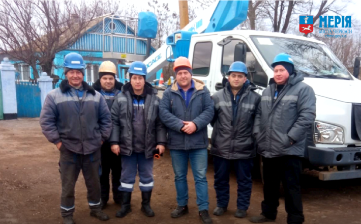 “Руїни і хаос”: черкаські енергетики допомагають відновлювати електромережі на Миколаївщині