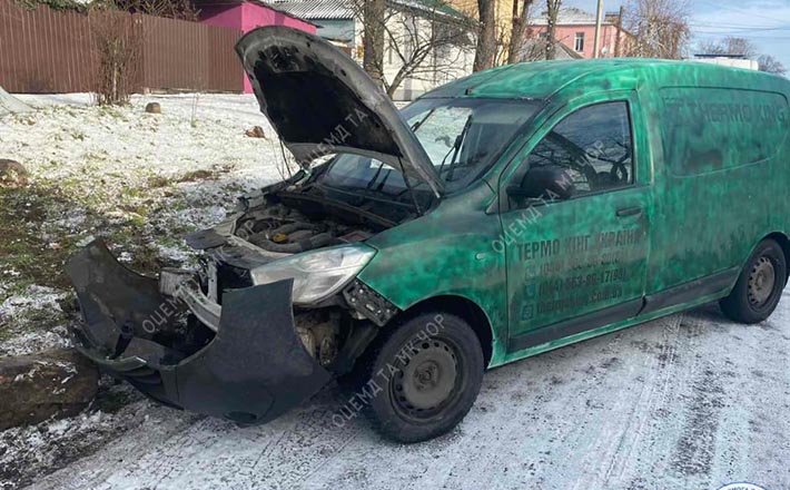 Аварія у Черкасах: одне авто перекинулось, серед постраждалих – діти