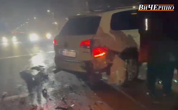 На вулиці Сумгаїтській черкащани влаштували перегони та спричинили аварію (ВІДЕО)