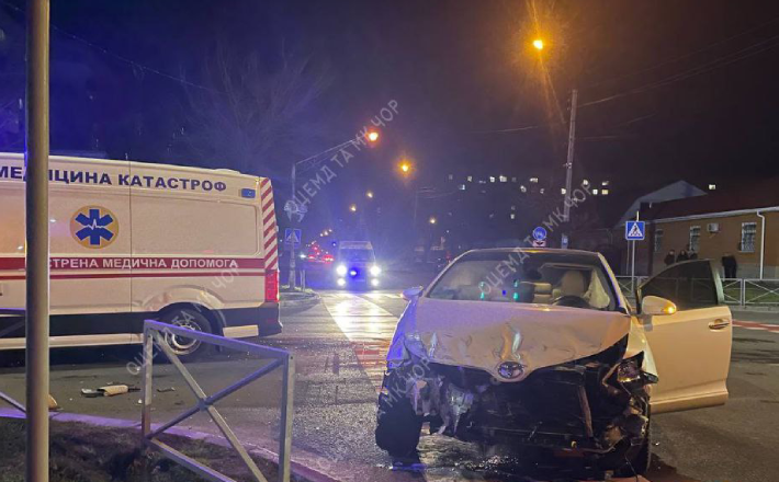 У Черкасах зіштовхнулися дві автівки: постраждали чоловік та дитина (ФОТО)