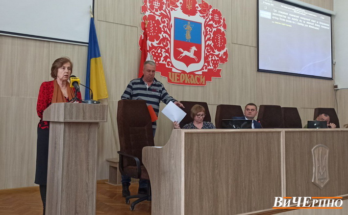 “Не боюся ходити з високо піднятою головою”: на сесію міської ради завітав скандальний забудовник