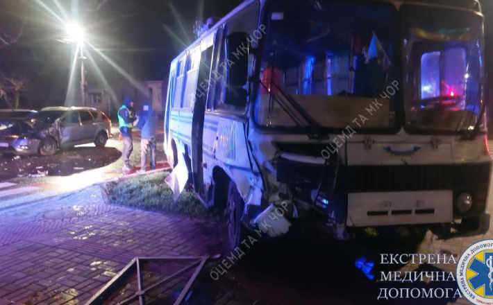 У Черкасах сталася аварія за участі автобуса