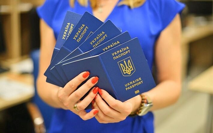 Президент підписав закон про нові правила отримання українського громадянства