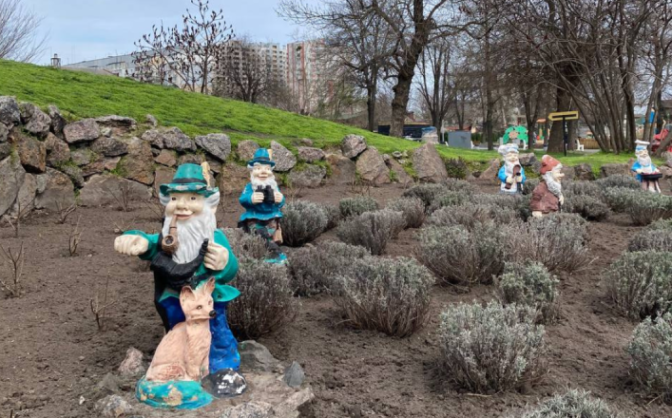 У Дитячому парку в Черкасах створили “маленький Прованс” із лаванди та гортензій