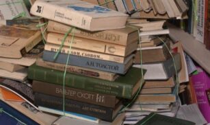 У Черкасах збирають на макулатуру книги російських авторів