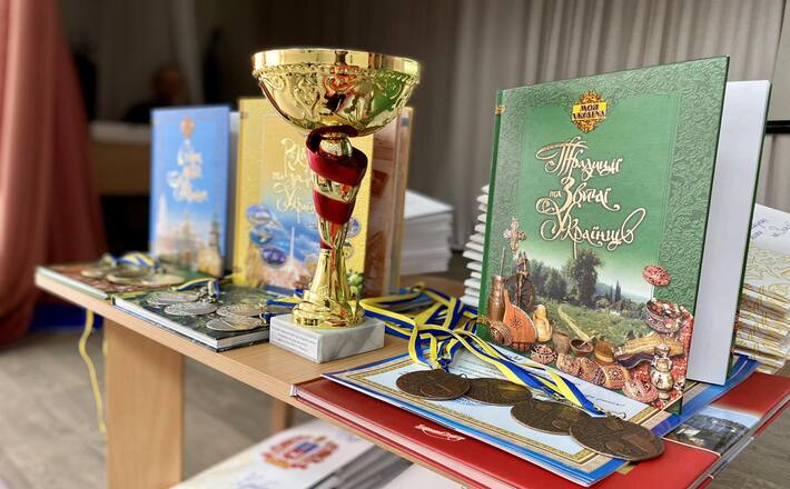 Школярі Черкас взяли участь у краєзнавчому брейн-ринзі