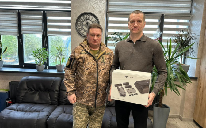 Для захисників від Черкащини передали квадрокоптер “DJI Mavic”