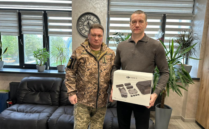 Для захисників від Черкащини передали квадрокоптер “DJI Mavic”