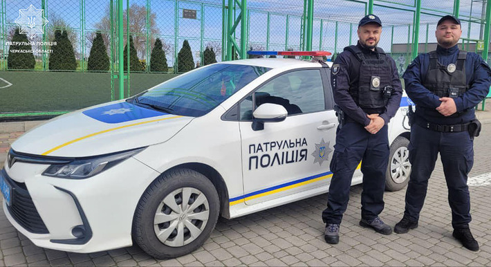 Черкаські правоохоронці врятували чоловіка похилого віку, який два дні пролежав у безпорадному стані