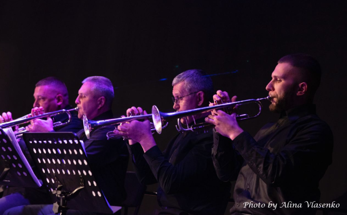 Музика, покладена на вірші, та світові хіти: “Cherkasy Jazz Orchestra” готується зіграти весняний концерт