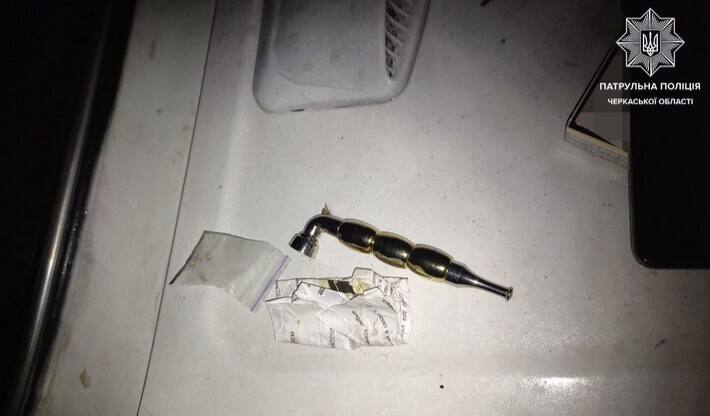 Черкаські патрульні затримали п’яного водія, в якого виявили наркотики
