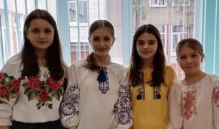 Черкаські школярі зібрали понад 20 тисяч гривень на підтримку армії