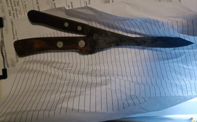 Погрожував ножем неповнолітньому: на Черкащині правоохоронці затримали зловмисника