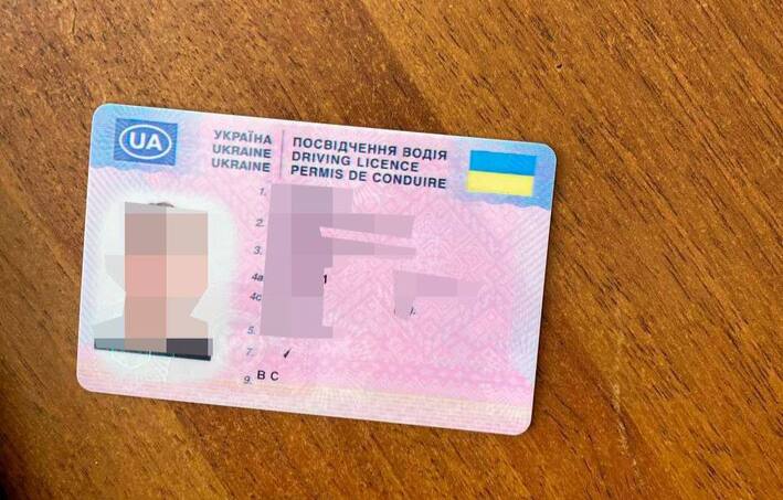 Черкаські патрульні затримали водія з підробленими документами