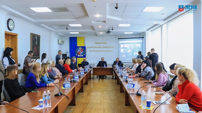 У Черкасах проходить науково-практична конференція “Мова і війна”