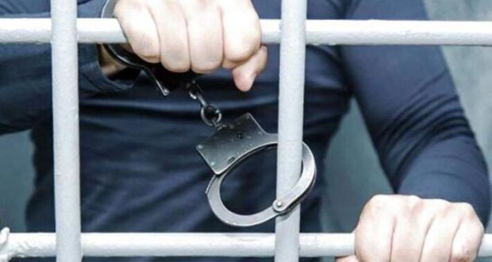 Поліціянтів, яких підозрюють у зґвалтуванні неповнолітньої, заґратували