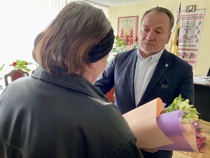 Напередодні свята у Каневі привітали матерів полеглих на війні Героїв