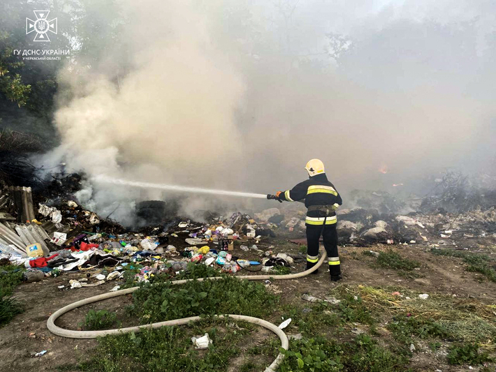 На Черкащині рятувальники ліквідували дві пожежі на відкритих територіях