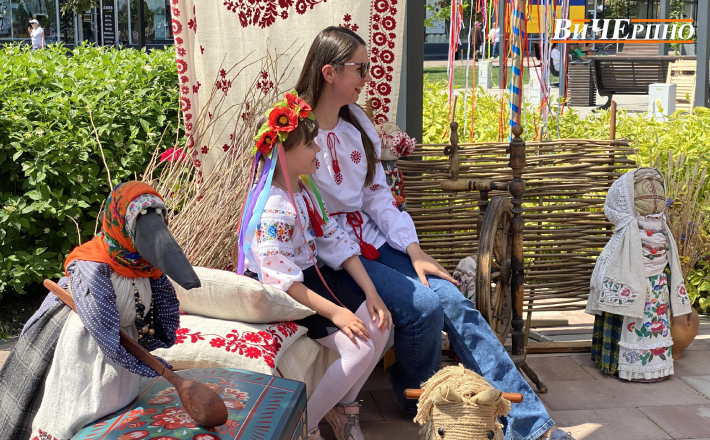 У сквері “Юність” стартував захід “Вишиванка єднає” (ФОТОРЕПОРТАЖ)