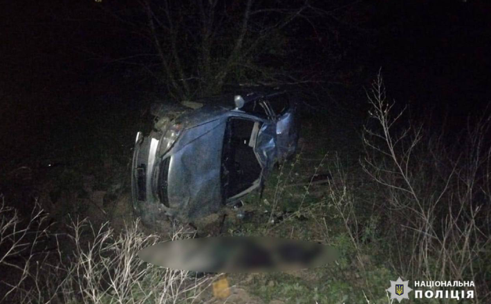 Авто злетіло у кювет: слідчі встановлюють обставини ДТП на Звенигородщині