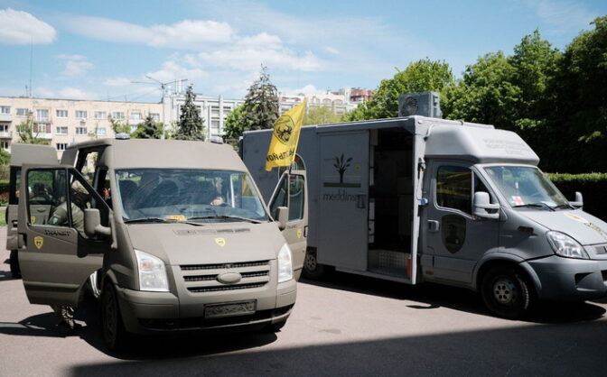 Медико-стоматологічний комплекс та бус передадуть військовим від волонтерів Черкащини