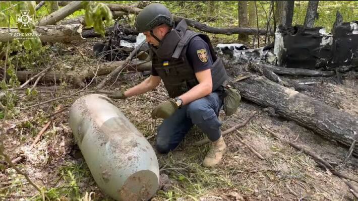 На Звенигородщині піротехніки знищили частину крилатої ракети (ВІДЕО)