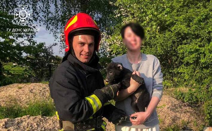 У Монастирищі надзвичайники врятували чотирилапого