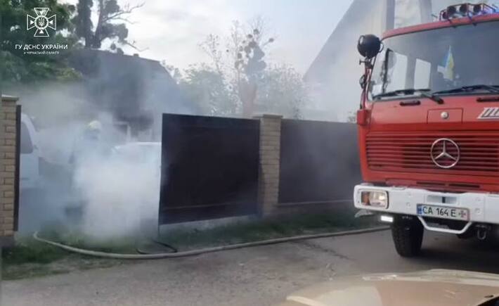 У Каневі рятувальники ліквідували пожежу автомобіля
