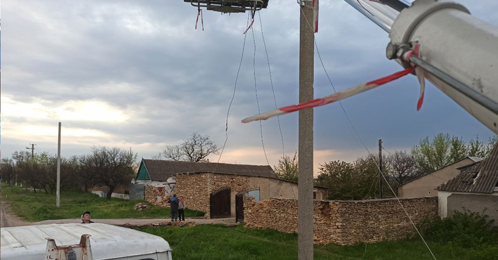 Черкаські енергетики вперше за дев’ять місяців відновили світло у селі на Херсонщині