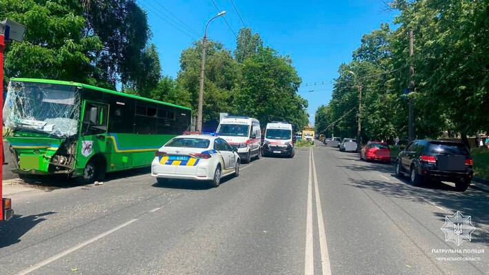 На одній з вулиць Черкас ускладнено рух