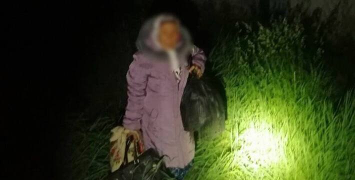 Золотоніські правоохоронці допомогли старенькій бабусі дістатися додому