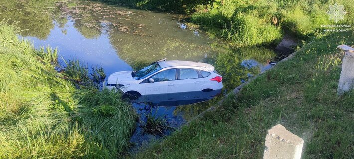 Учора в Черкасах п’яний водій в’їхав у водойму
