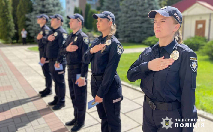 У Черкасах правоохоронці-новобранці склали присягу на вірність Україні