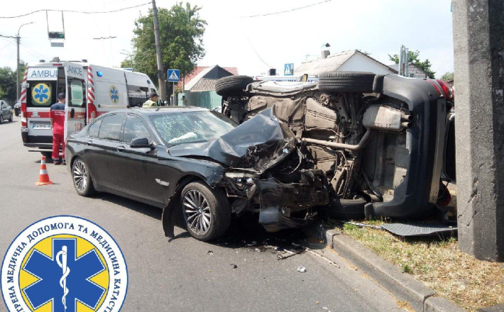 ДТП з переворотом: у Черкасах зіштовхнулися дві автівки