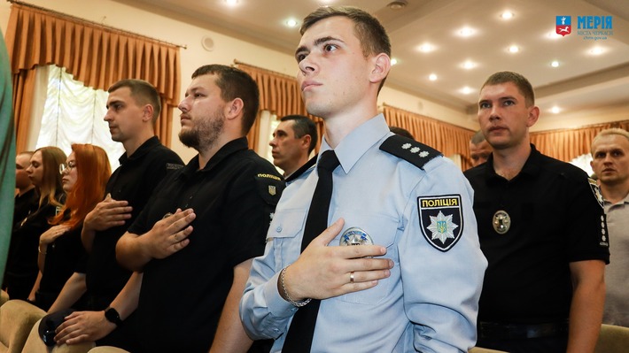 Черкаських правоохоронців нагородили нагрудними знаками та медалями (ФОТО)