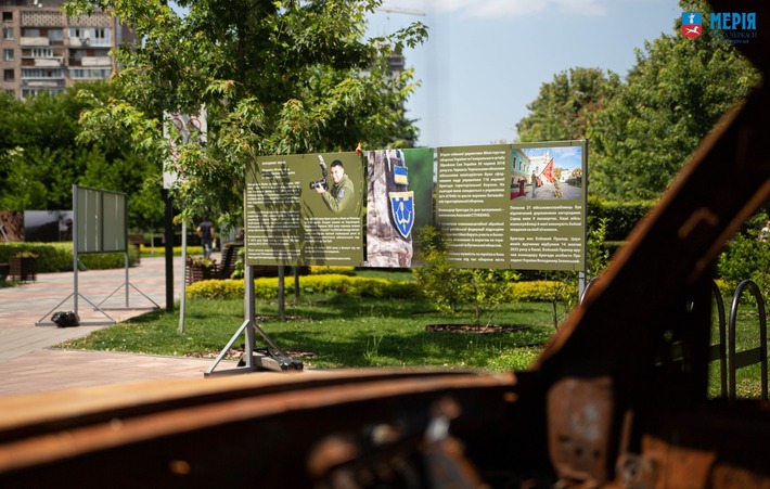 У середмісті Черкас діє виставка “Миті війни” (ФОТО)