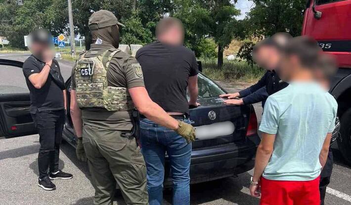Під час отримання хабаря затримано двох працівників Черкаської митниці