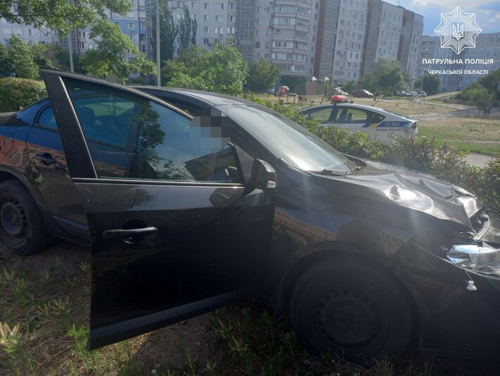 У Черкасах п’яний водій спричинив ДТП на території гімназії