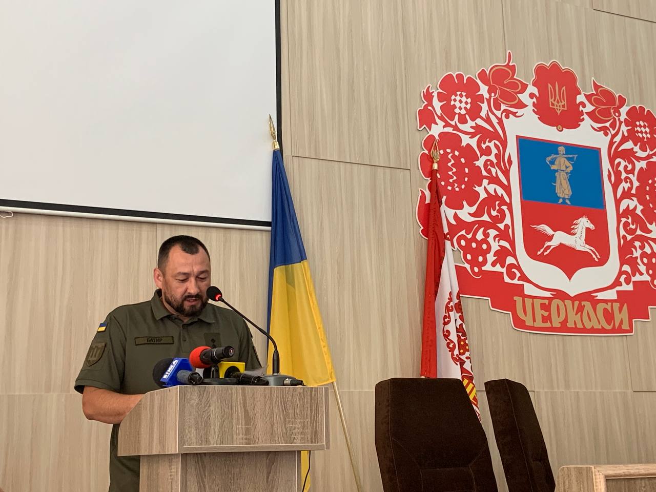 Черкаських депутатів закликали вступати до лав ЗСУ