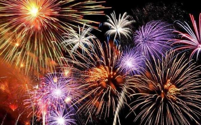 Учора в Черкасах невідомі запускали феєрверки