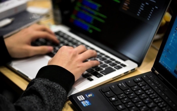 Як українські хакери заставили росіян фінансувати “Азов”