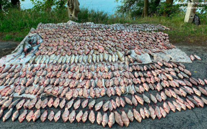 Більше сотні заборонених знарядь лову вилучили правоохоронці Черкащини за місяць