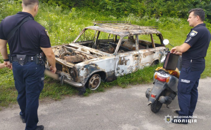 Під час руху на Черкащині загорілася автівка: двоє людей травмовані