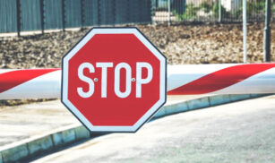 Заборону на рух транспорту частиною вулиці Гоголя знову продовжили