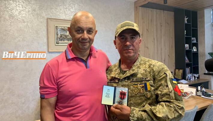 Черкащанин отримав відзнаку від Валерія Залужного «Золотий хрест» (ФОТО, ВІДЕО)