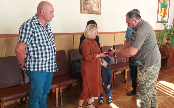 Батьки загиблого черкащанина отримали орден сина