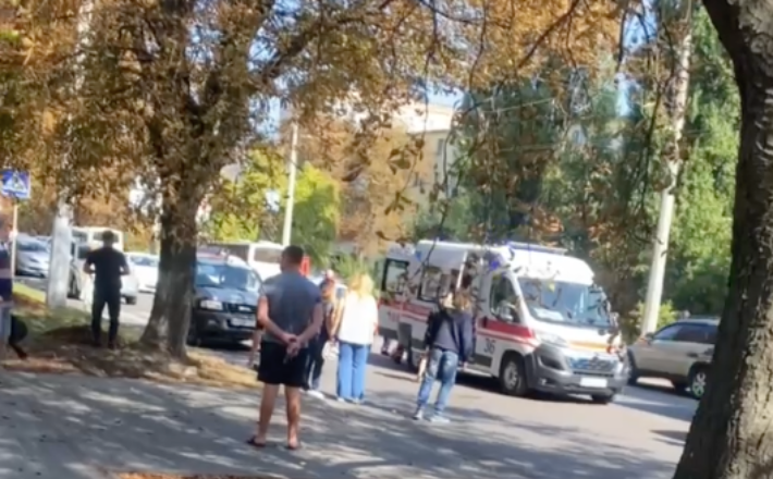 У Черкасах легковий автомобіль збив жінку