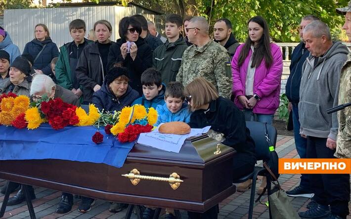 У Черкасах сьогодні попрощалися із загиблим Олегом Миколенком (ФОТО)