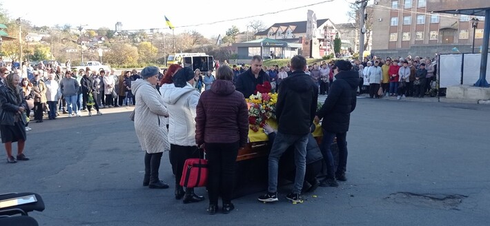 У Тальному попрощалися із Героєм, у нього залишилися дві маленькі донечки